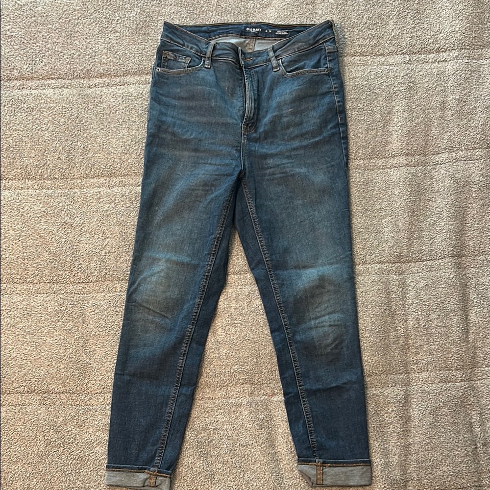 Old Navy Blue Skinny Jeans with Timeless Style